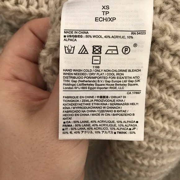 Banana Republic Cable-knit Alpaca Wool Cardigan - Picture 12 of 12